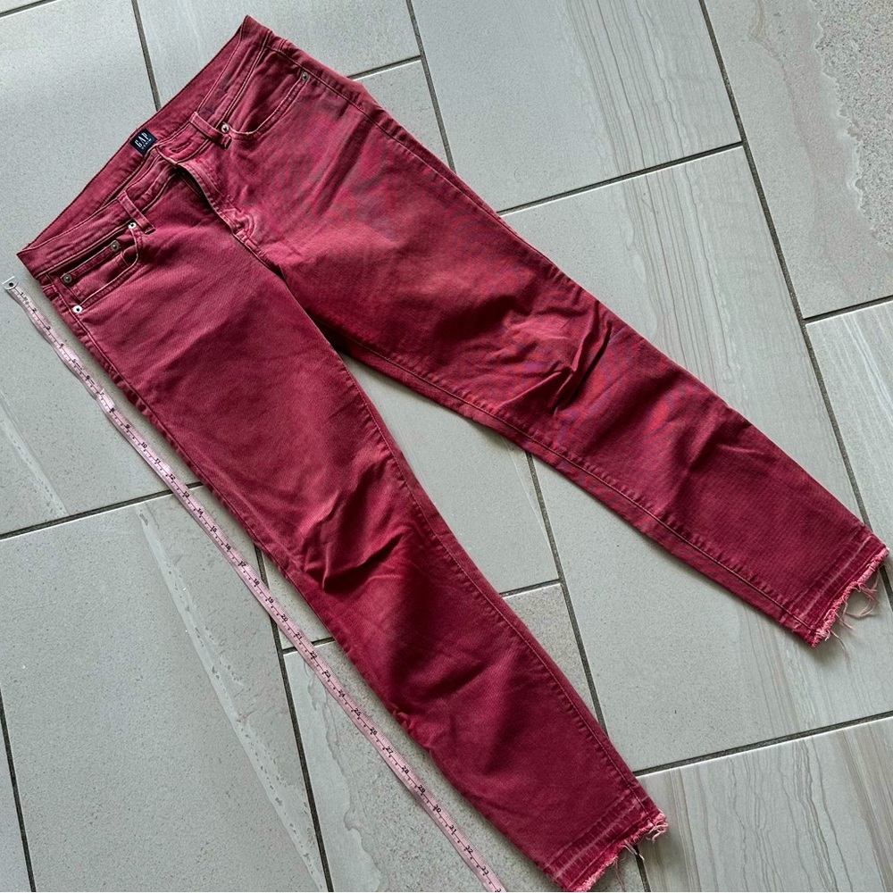 28 GAP True Skinny Red Jeans
